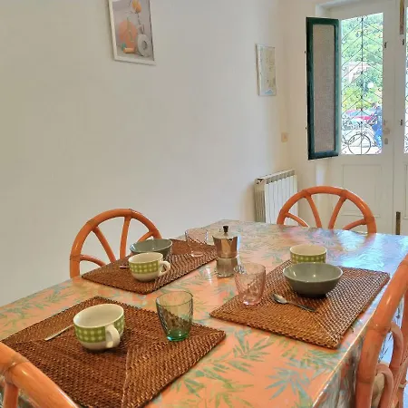 아파트 Mara House